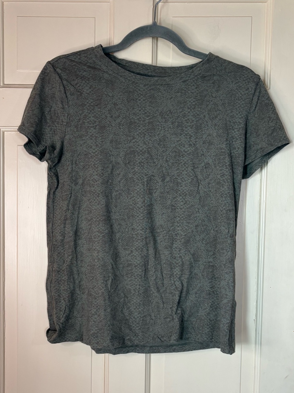 Athleta Size M Organic Daily Snake Tee Laurel Olive Green Casual Short Sleeve